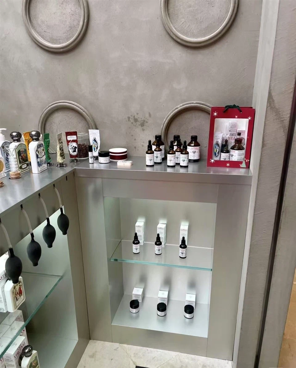 Perfume Shop Counter Design